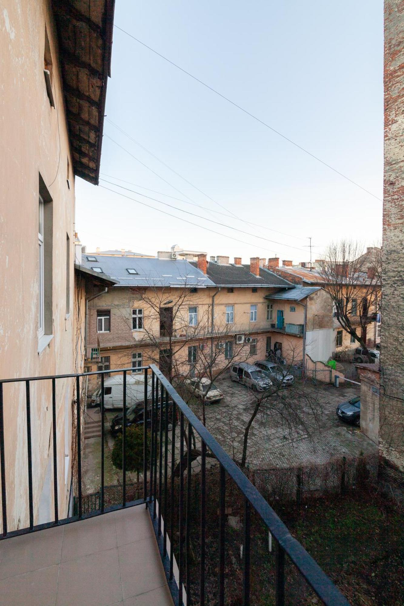 Leogrand Apartments On Franka 35 Lviv Bagian luar foto