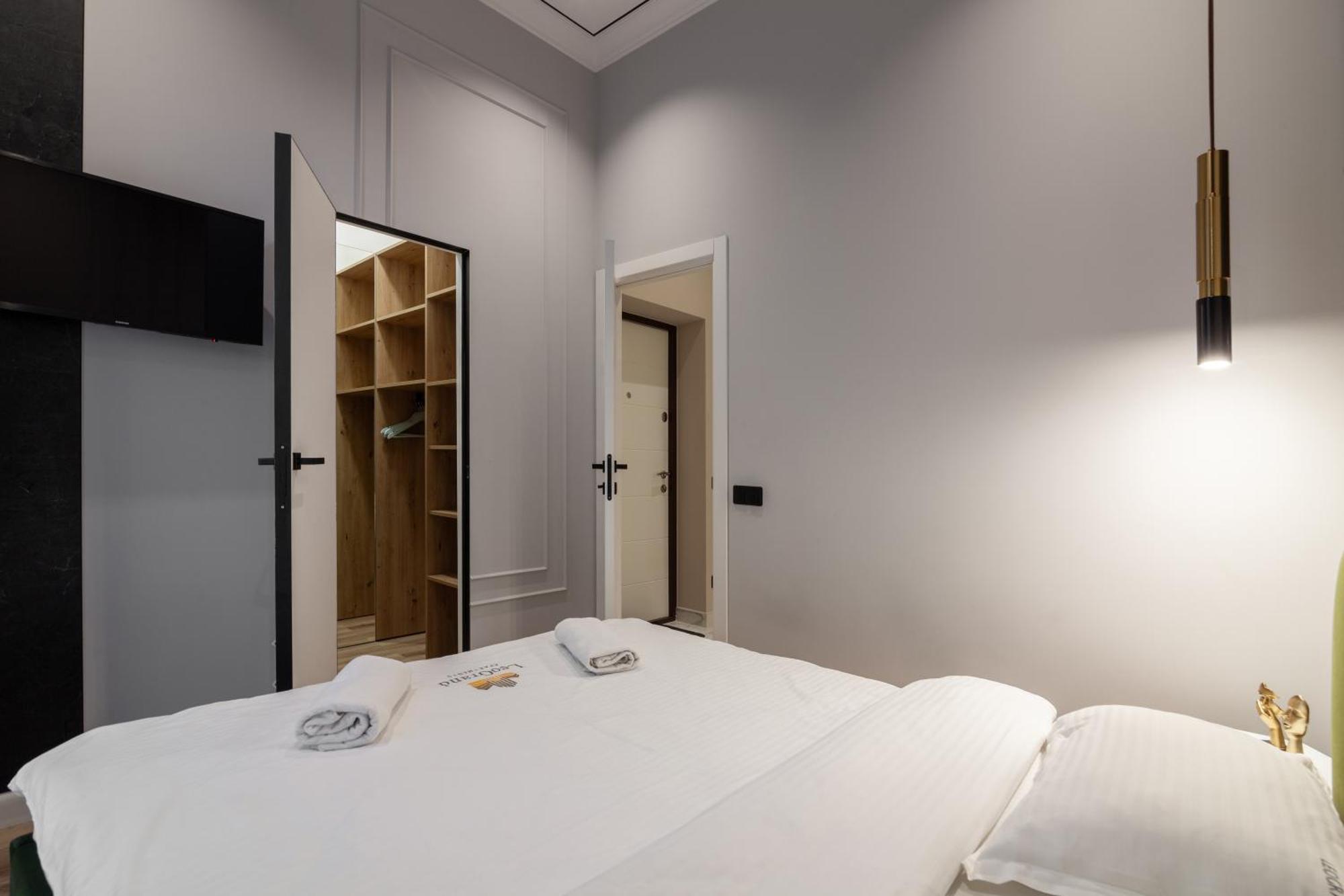 Leogrand Apartments On Franka 35 Lviv Bagian luar foto
