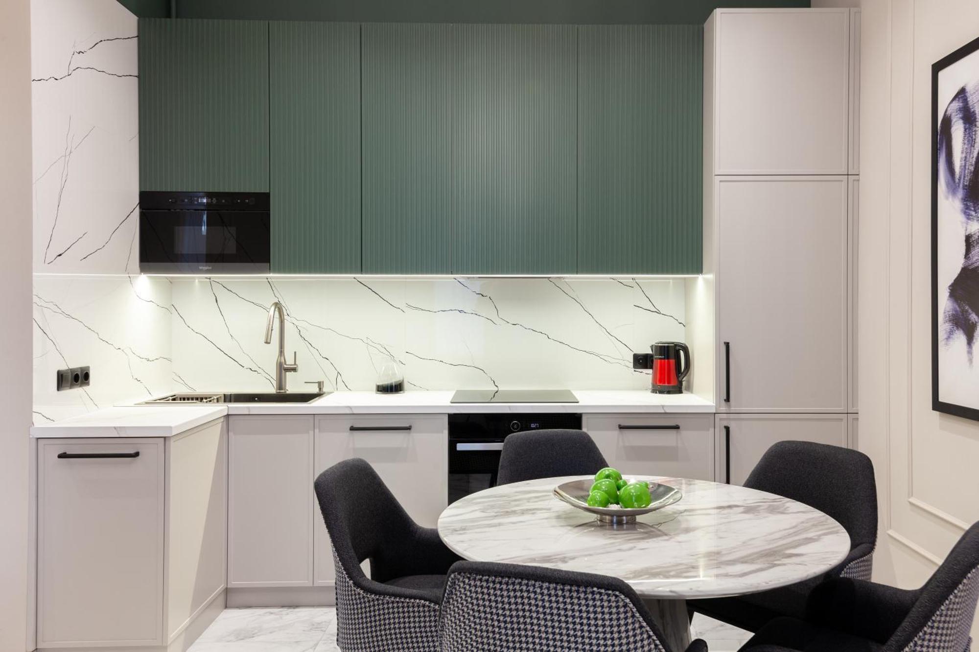Leogrand Apartments On Franka 35 Lviv Bagian luar foto